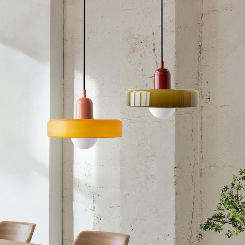 Bauhaus pendellampe i farget glass